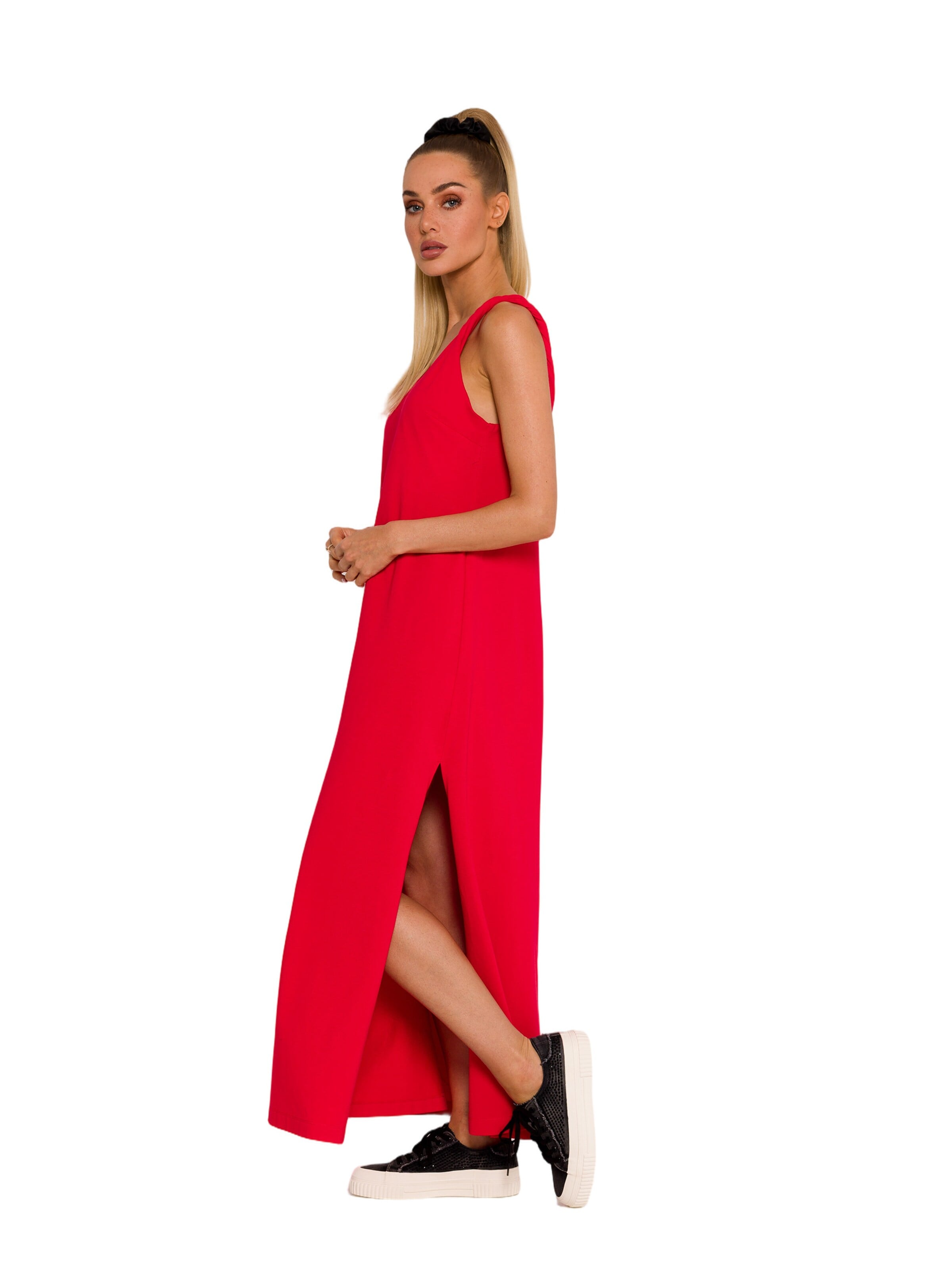 Rochie de la made of emotion pe roșu