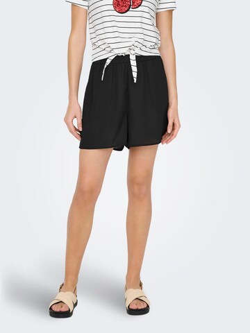 ONLY Regular Shorts 'ALMINA' in Schwarz: predná strana