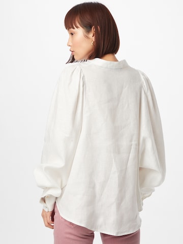 KAN - Blusa 'PEARL' en blanco