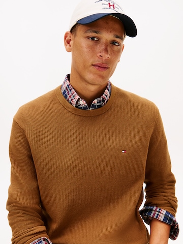 TOMMY HILFIGER Trui 'Essential' in Bruin