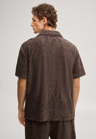 JOOP! Jeans Comfort fit Overhemd 'Moala' in Bruin