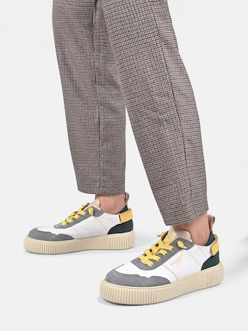 Crickit Sneaker ' PARIA ' in Weiß: Vorderseite