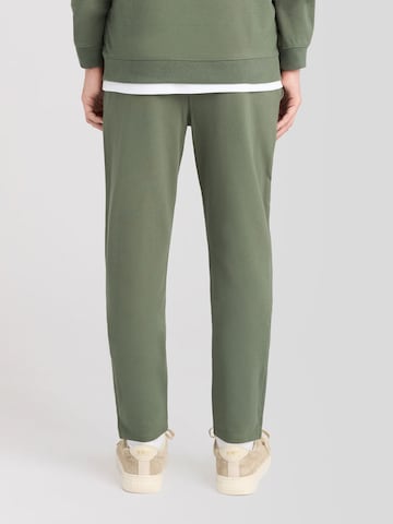 Lyle & Scott Regular Pants in Green