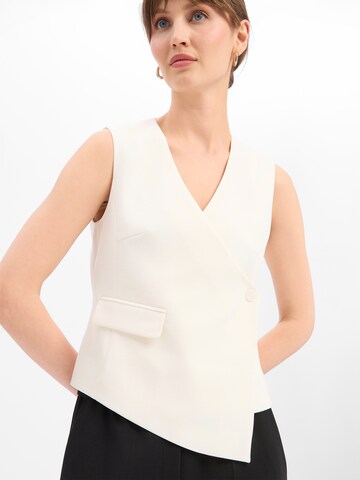 MORE & MORE Vest in White