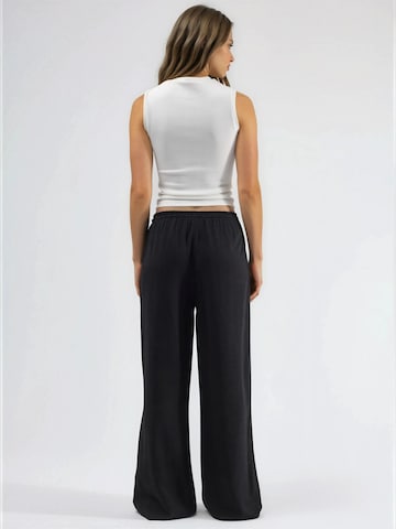 Hiccup Loose fit Trousers in Black