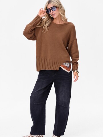 Blue Shadow Sweater in Brown: front
