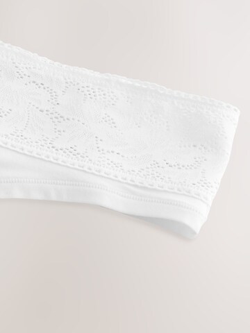 String Next en blanc
