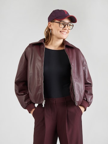 Abercrombie & FitchPrijelazna jakna 'SEP2' - crvena boja: prednji dio