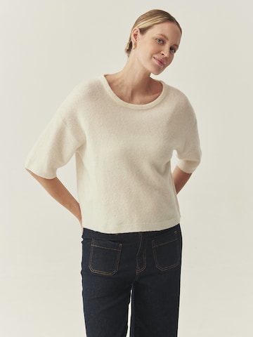 TATUUM Neulepaita värissä valkoinen: etupuoli