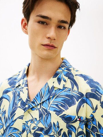 Coupe regular Chemise 'Essential' TOMMY HILFIGER en beige