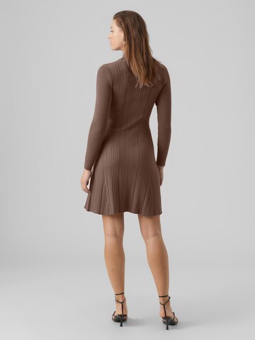 VERO MODA - Vestido de punto 'SALLY' en marrón