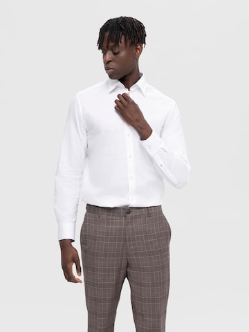 SELECTED HOMME Slim fit Button Up Shirt 'SOHO' in White: front