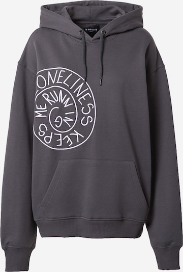 IN PRIVATE Studio Sweatshirt 'LONELINESS KEEPS ME RUNNING' in dunkelgrau / weiß, Produktansicht
