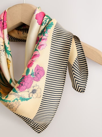 Next - Chal en Mezcla de colores