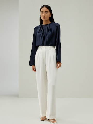 Lilysilk - Camiseta tradicional en azul