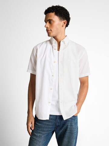 Regular fit Cămașă de la TOM TAILOR DENIM pe alb: față