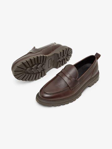 Bianco Moccasins in Brown