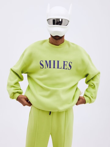 Smiles Sweatshirt 'Jay' in Green: front