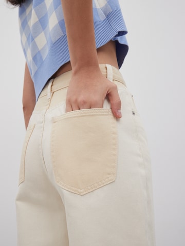 Wide leg Jeans 'Avery' di EDITED in beige