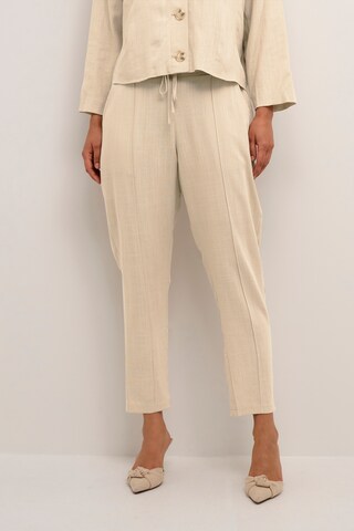 Regular Pantalon à plis 'linda' CULTURE en beige : devant