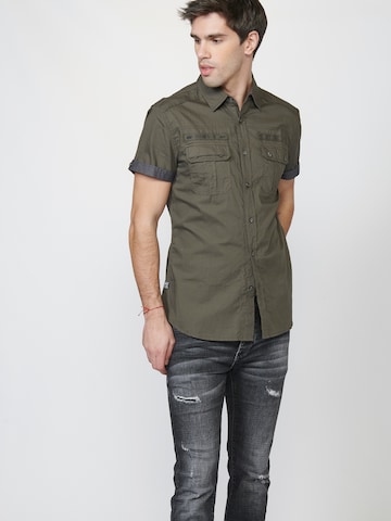 KOROSHI - Ajuste regular Camisa en verde