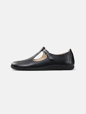 BÄR Classic Flats 'Betsy' in Black: front