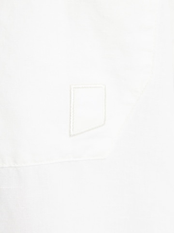Coupe regular Chemise CHASIN' en blanc