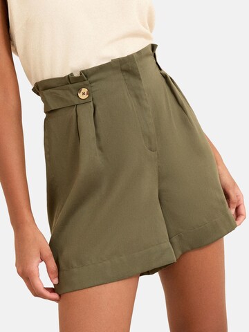 love & roses Wide Leg Shorts in Grün: Vorderseite