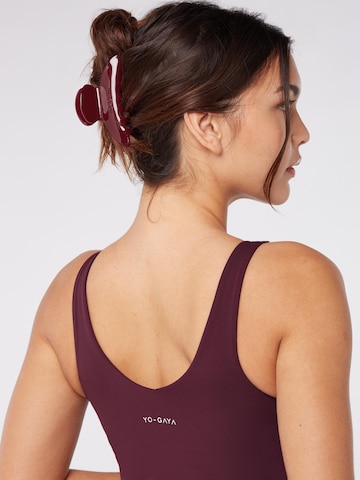 YO-GAYA Sports top 'Sculpting High Neck Top' in Red