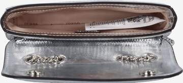 Pochette 'Kaska' di GUESS in argento