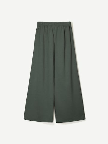 Bershka Wide leg Trousers in Green