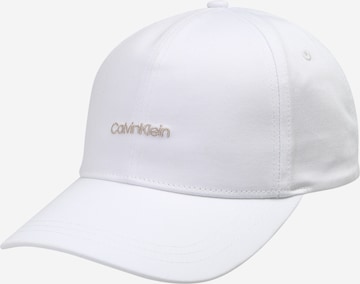 Calvin Klein - Gorra en blanco: frente