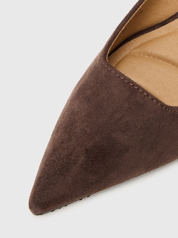 Bianco Slingpumps 'Maralyn' in Bruin