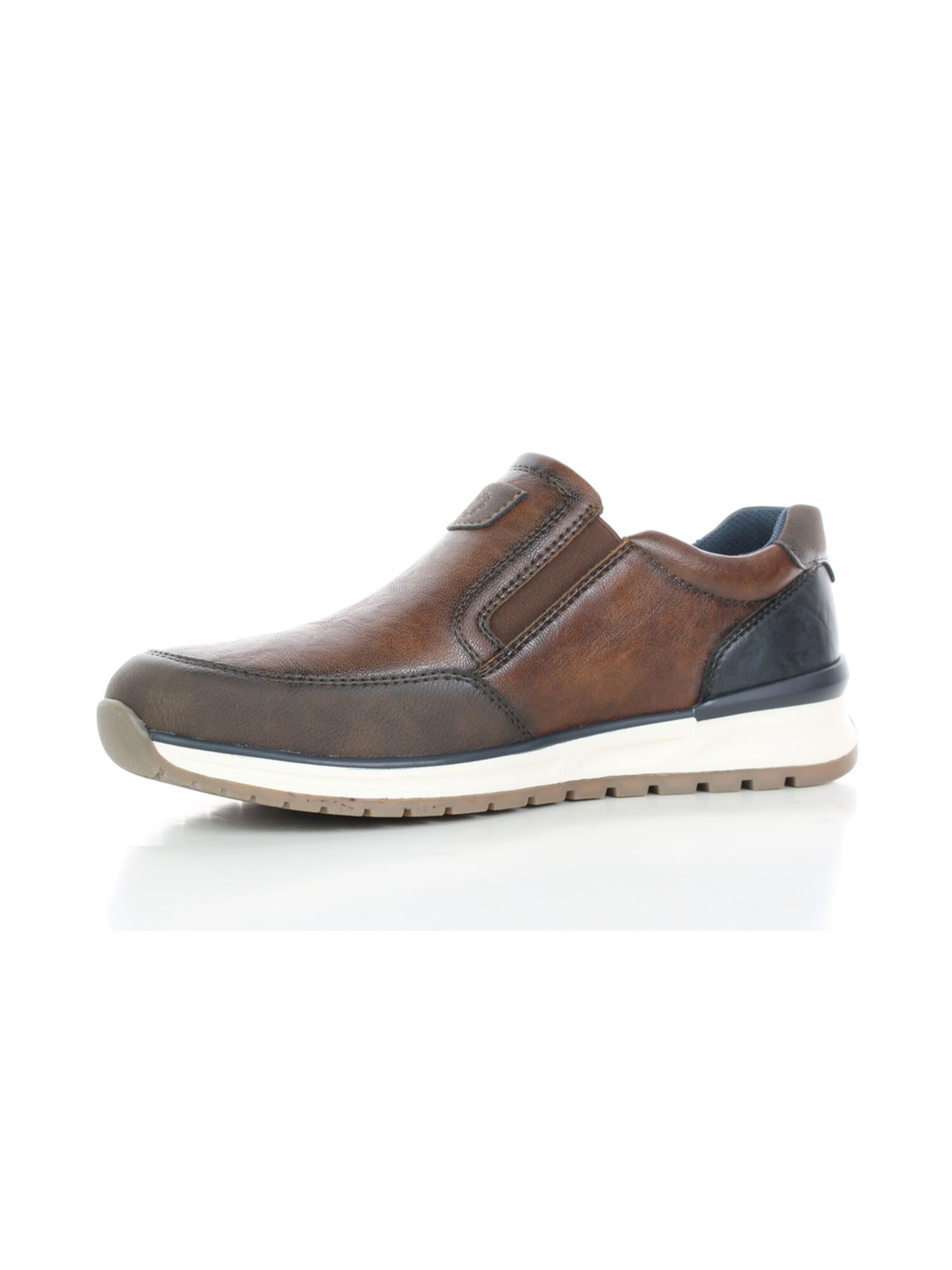 Relife Slip-ons in Brown: front