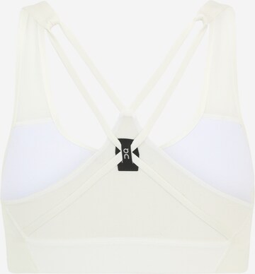 On - Bustier Sujetador deportivo 'Active' en blanco