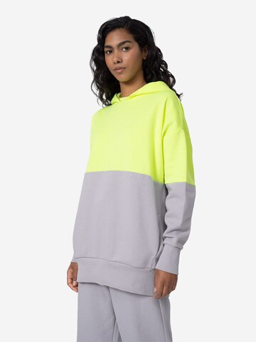 4F Sport sweatshirt i grå: framsida