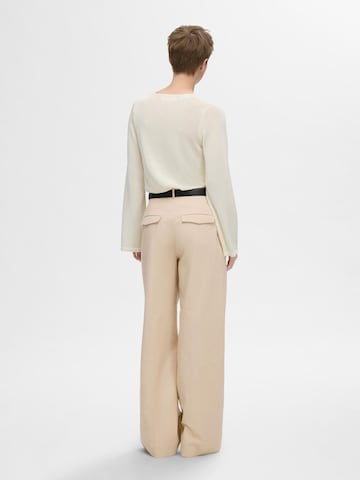 SELECTED FEMME Wide leg Pleat-front trousers in Beige