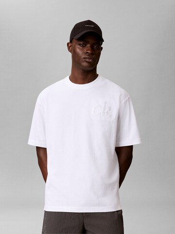 T-Shirt Calvin Klein Jeans en blanc : devant