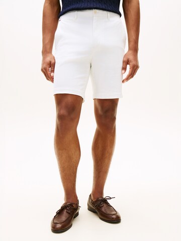 Regular Pantalon chino 'DOVER ESS' TOMMY HILFIGER en blanc : devant