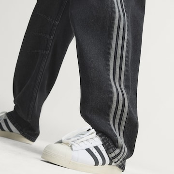 ADIDAS ORIGINALS Barrel Jeans in Schwarz