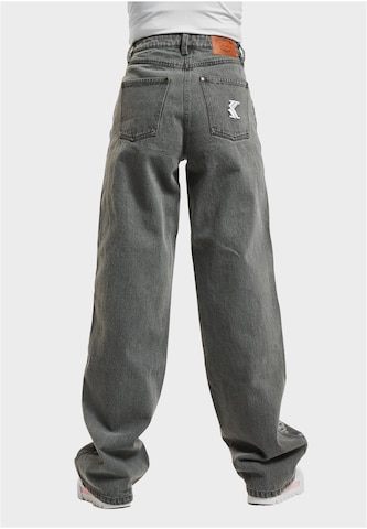 Wide leg Jeans di Karl Kani in grigio