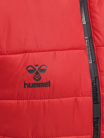 Veste de sport Hummel en rouge