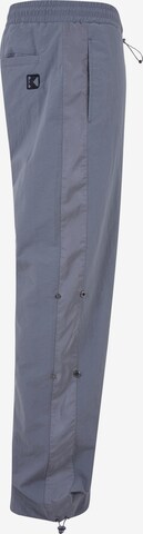 Karl Kani Loose fit Pants in Grey