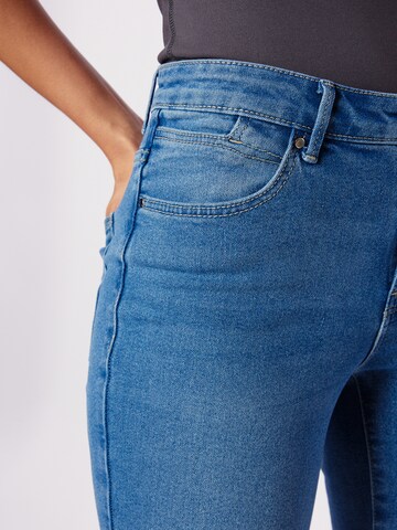 VERO MODA Skinny Jeans 'June' in Blauw