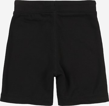 GAP Regular Shorts in Schwarz