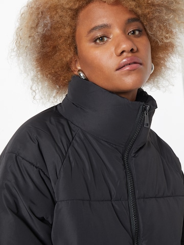 Veste mi-saison Monki en noir