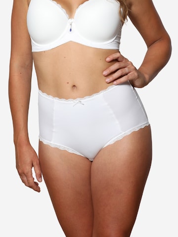 SugarShape Boyshorts 'Pure Basic' in White: front