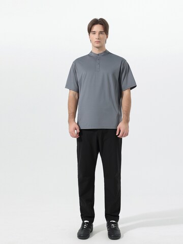 YOUTHUP Shirt 'Leibfrei' in Grey