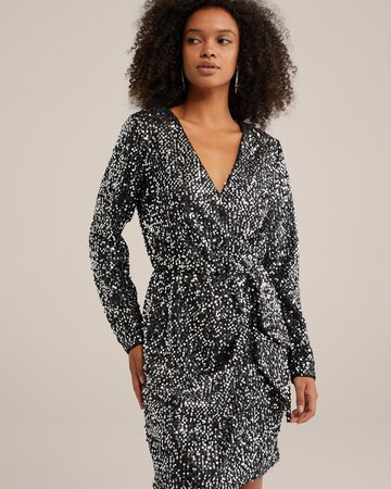 Robe WE Fashion en argent : devant