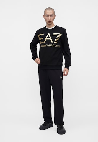 EA7 Emporio Armani Sweatshirt i svart: framsida